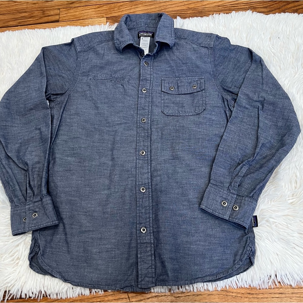 Patagonia Men long sleeve chambray button down shirt size S‎